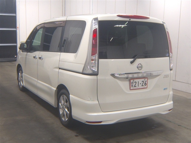 NISSAN SERENA