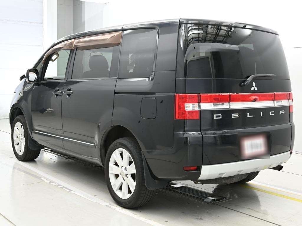 MITSUBISHI DELICA D:5