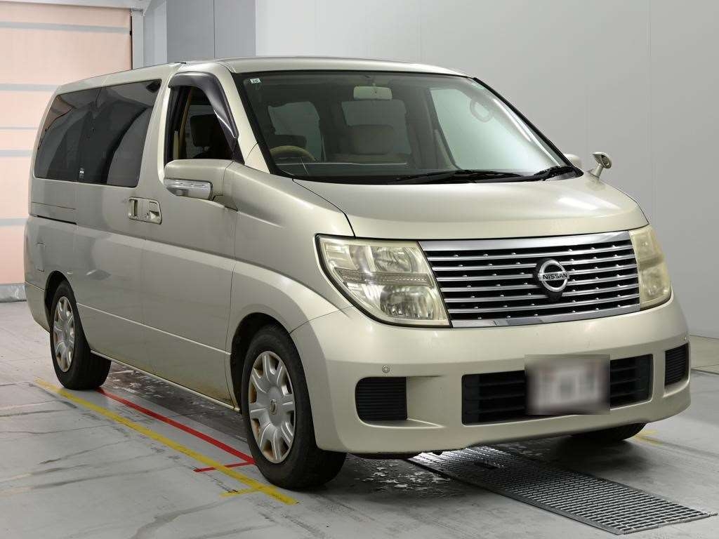 NISSAN ELGRAND