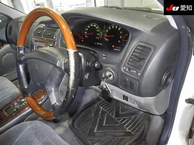 MITSUBISHI DIAMANTE