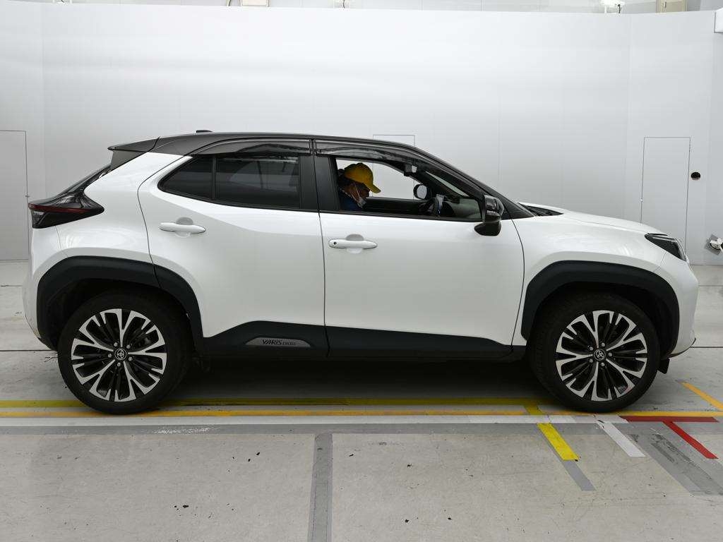 TOYOTA YARIS CROSS