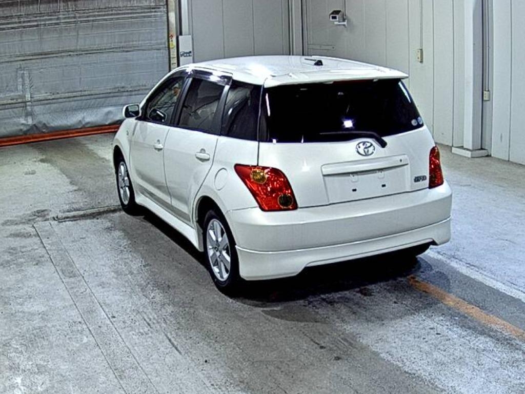 TOYOTA IST