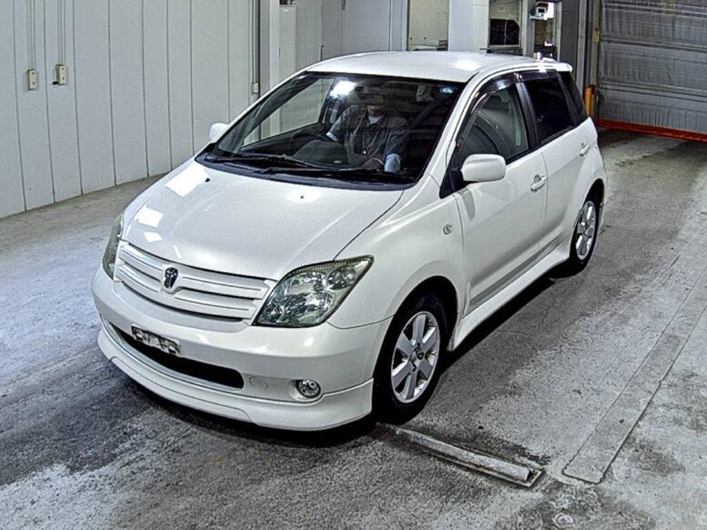 TOYOTA IST