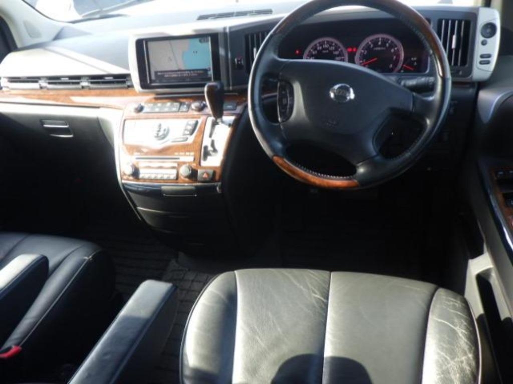 NISSAN ELGRAND