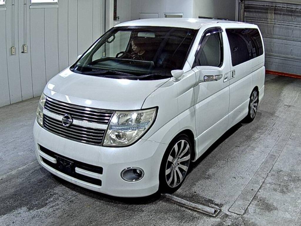 NISSAN ELGRAND
