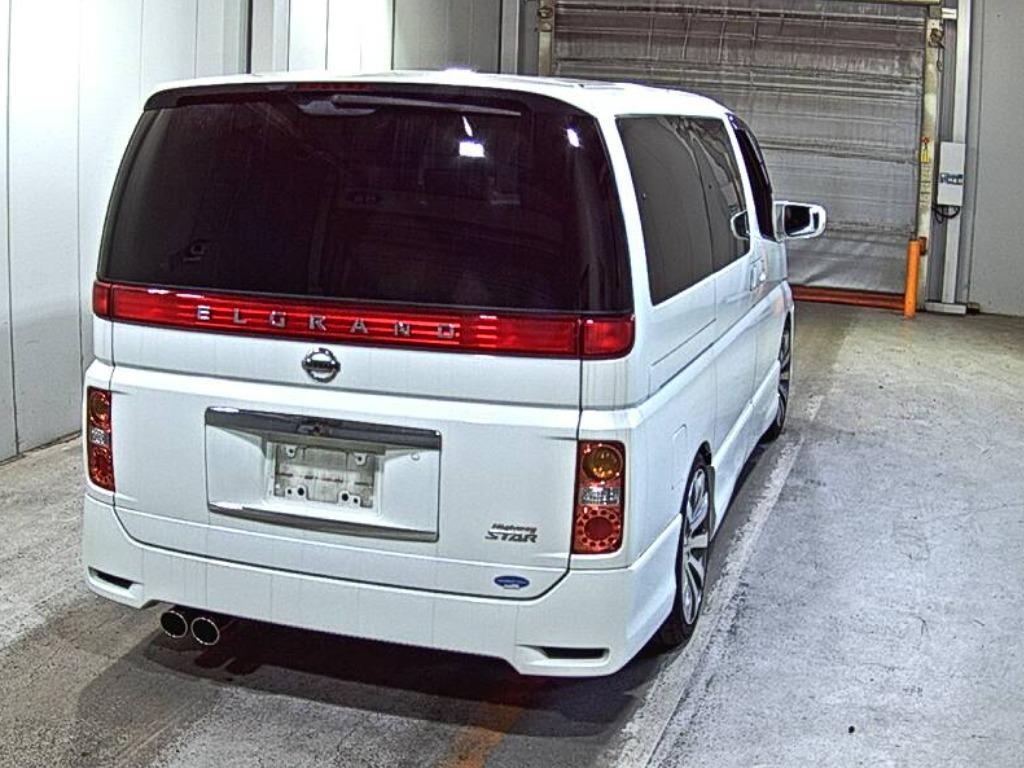 NISSAN ELGRAND