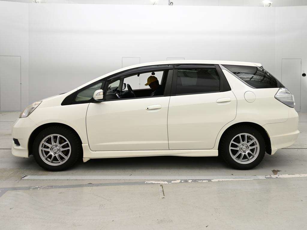 HONDA FIT SHUTTLE