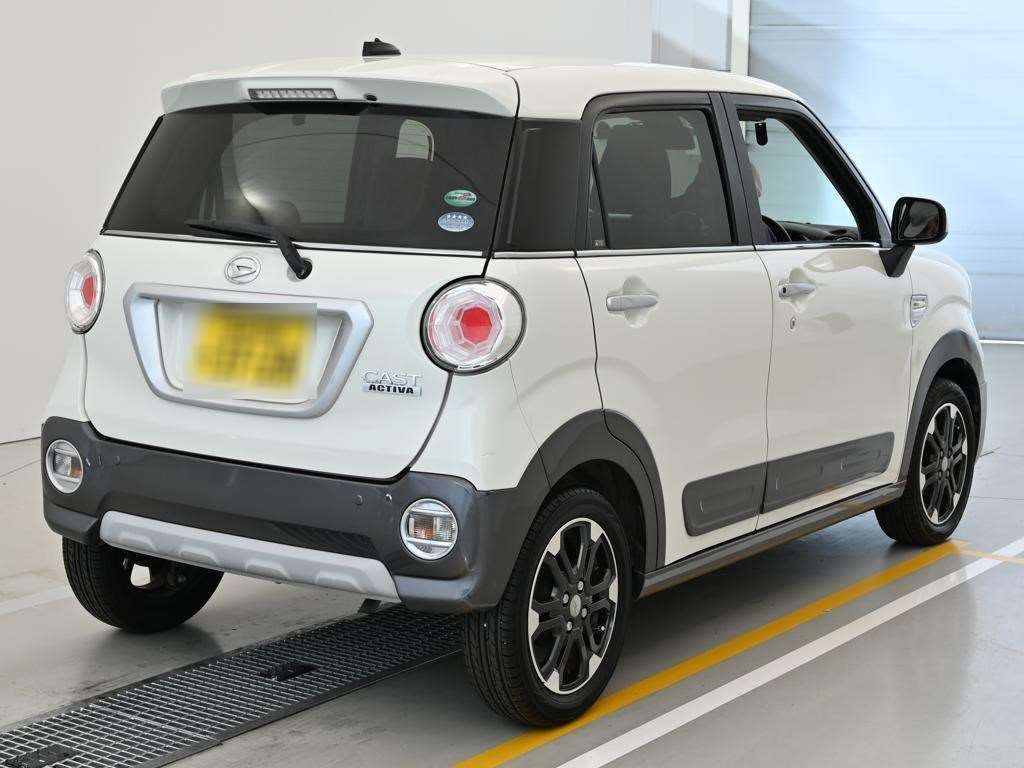 DAIHATSU CAST