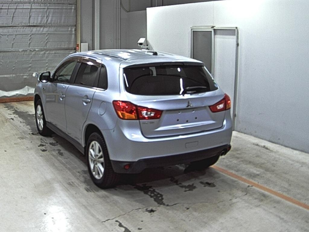 MITSUBISHI RVR
