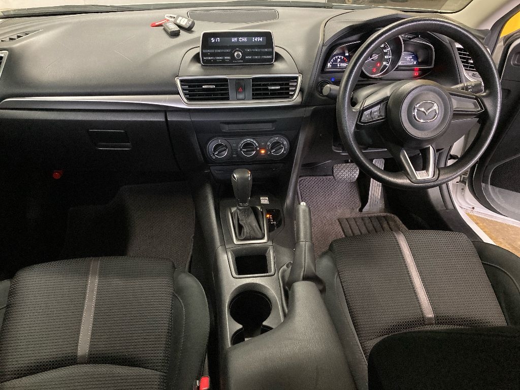 MAZDA AXELA