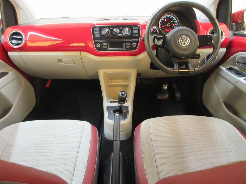 VOLKSWAGEN UP!