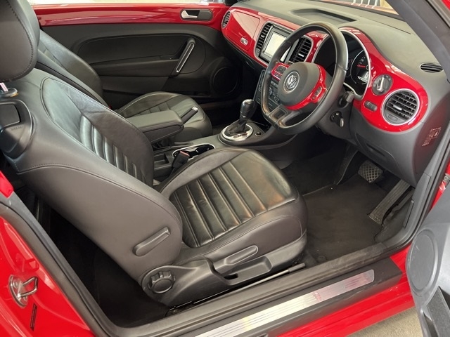 VOLKSWAGEN BEETLE