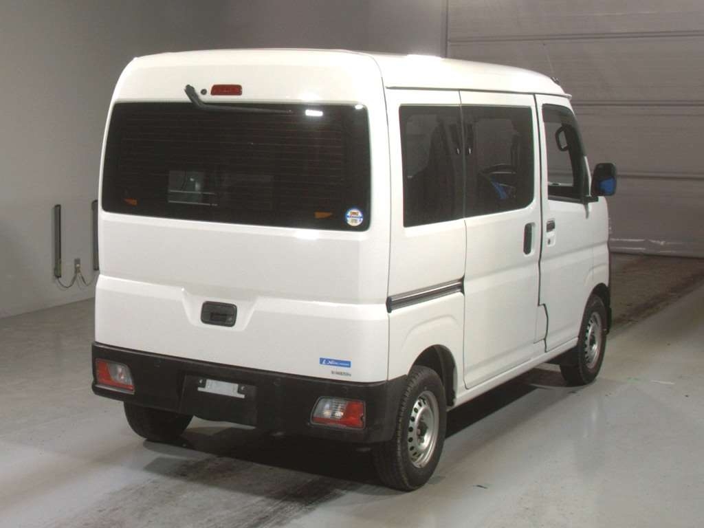 TOYOTA PIXIS VAN