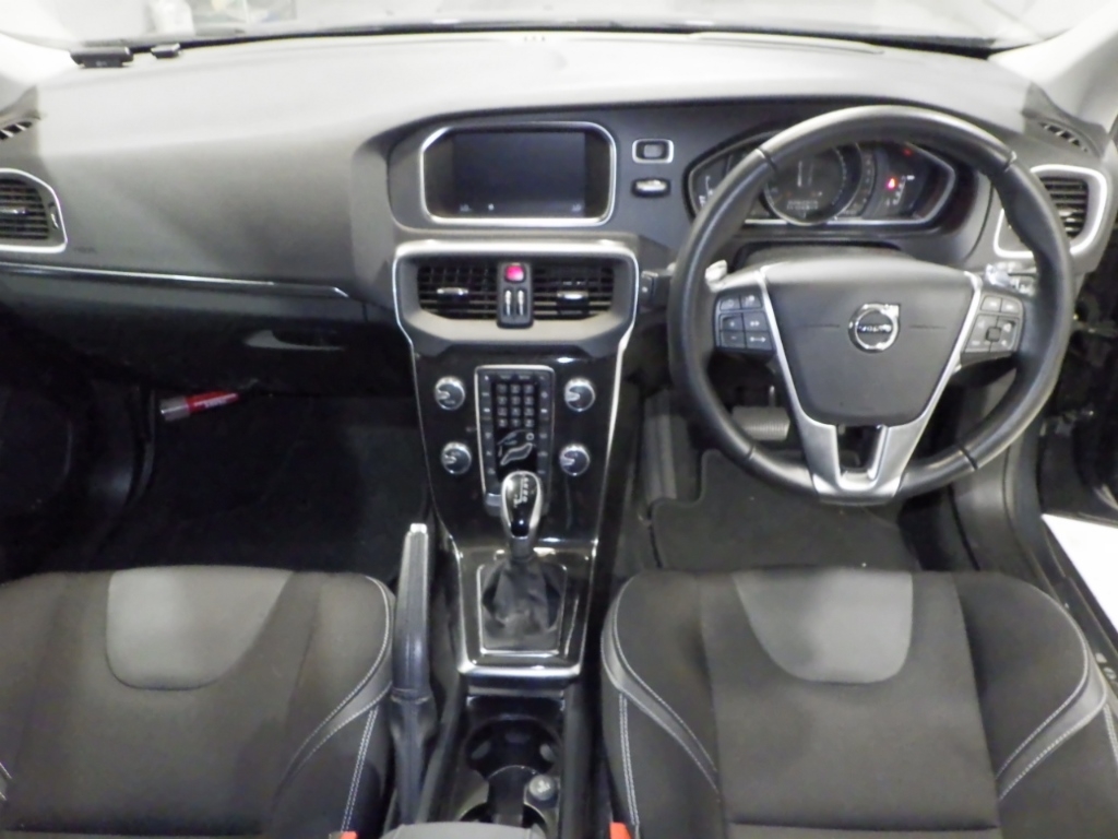 VOLVO V40