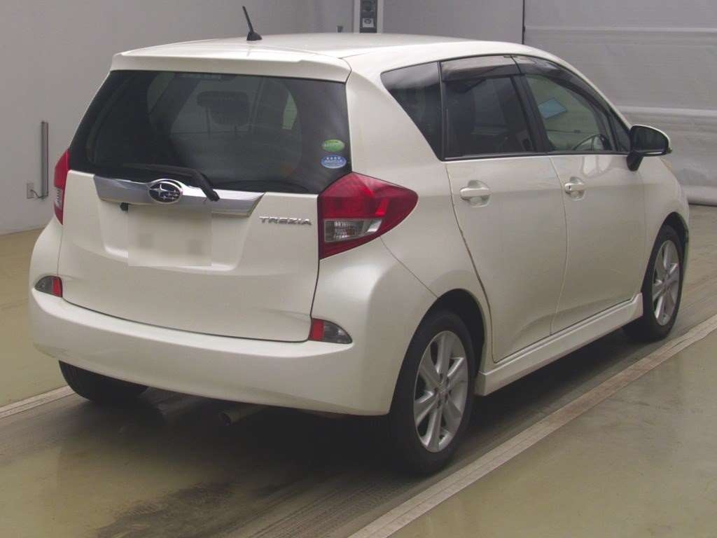 SUBARU TREZIA