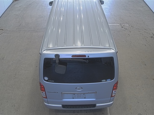 TOYOTA REGIUS ACE