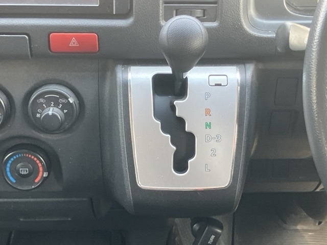 TOYOTA REGIUS ACE