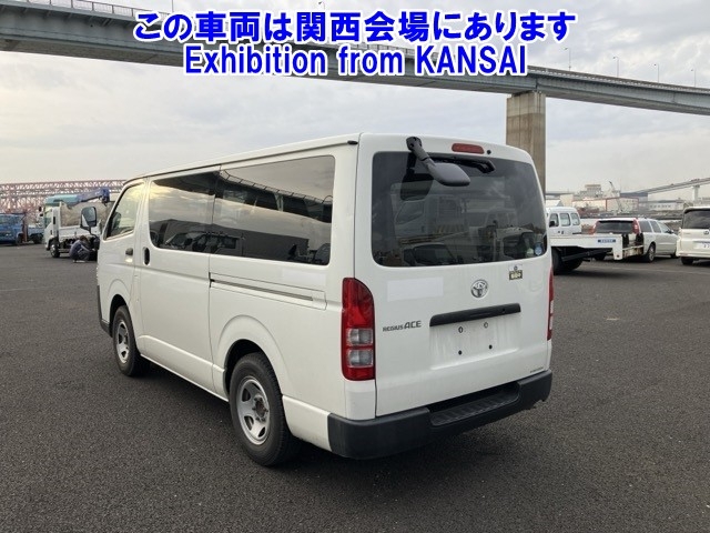 TOYOTA REGIUS ACE