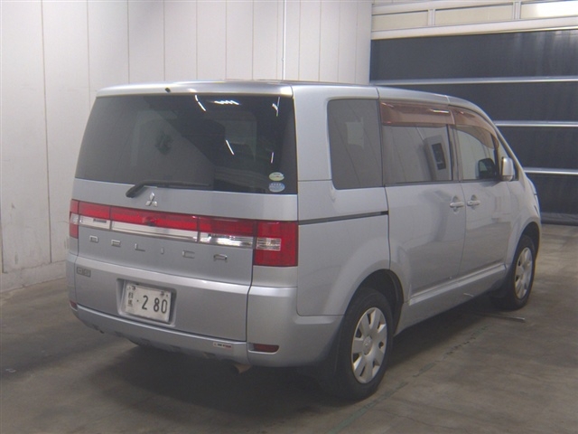 MITSUBISHI DELICA D:5