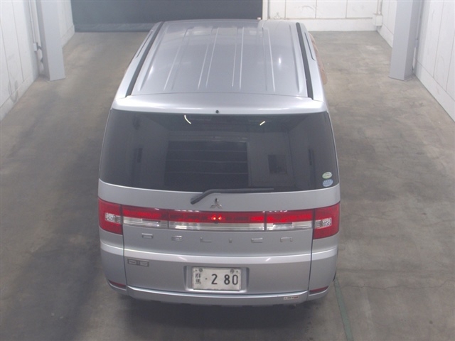 MITSUBISHI DELICA D:5