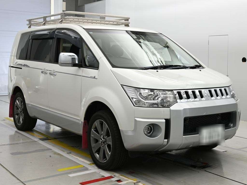 MITSUBISHI DELICA D:5