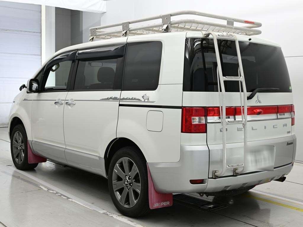 MITSUBISHI DELICA D:5