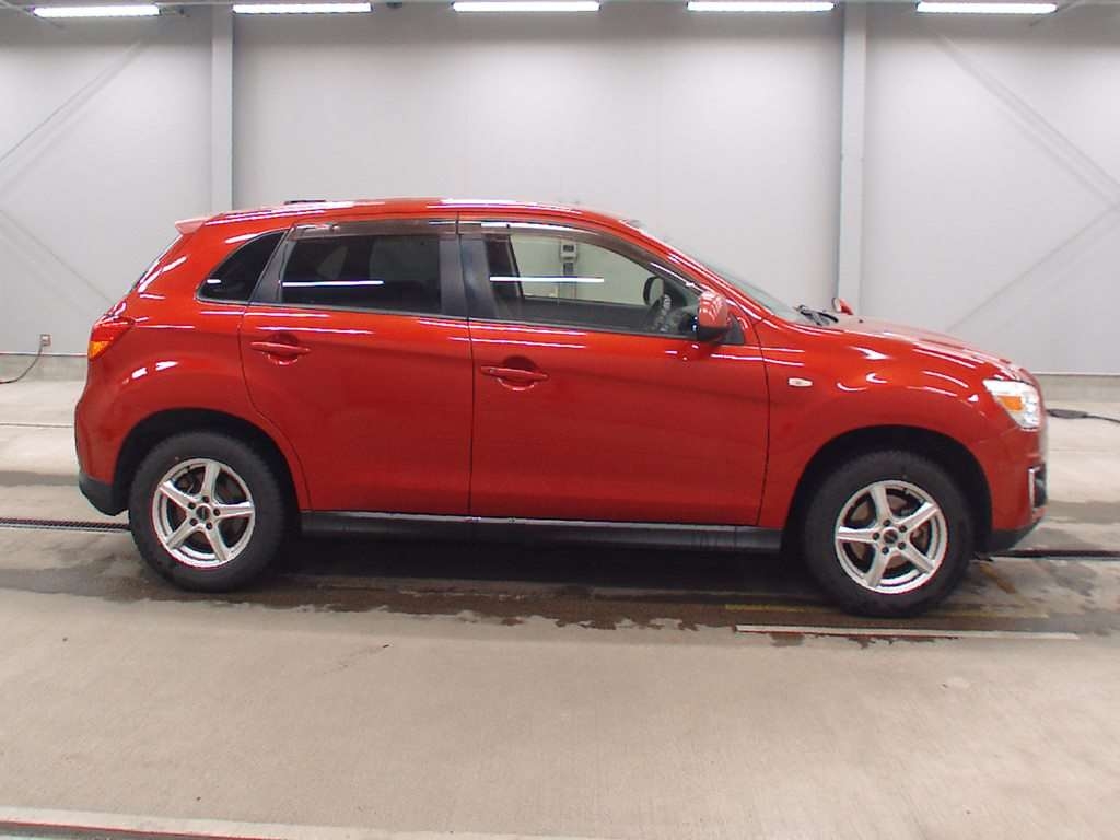MITSUBISHI RVR