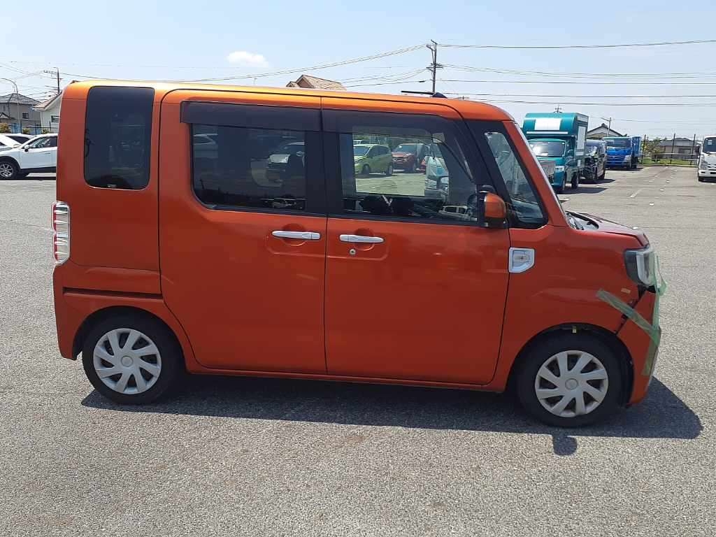 DAIHATSU WAKE