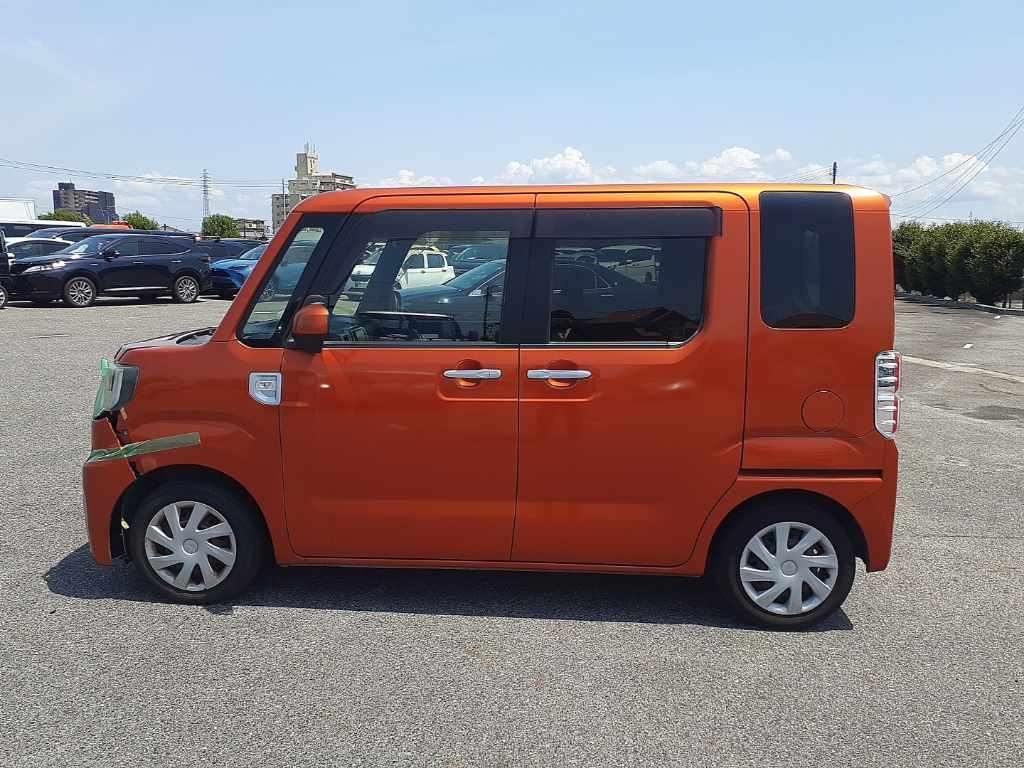 DAIHATSU WAKE