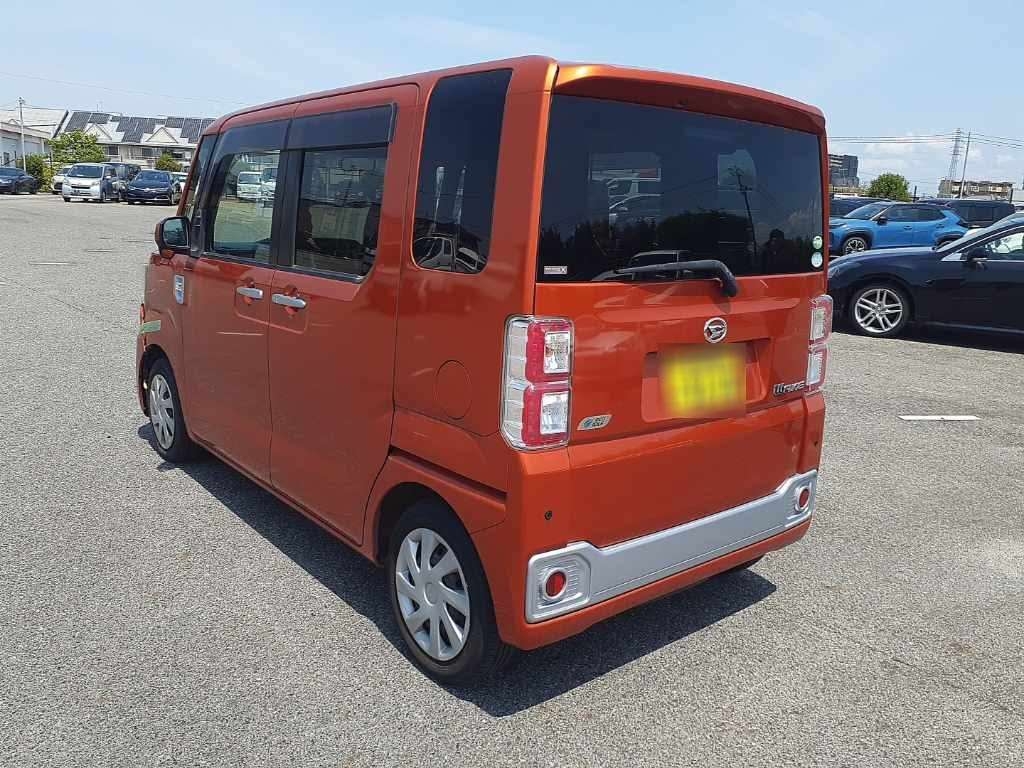 DAIHATSU WAKE