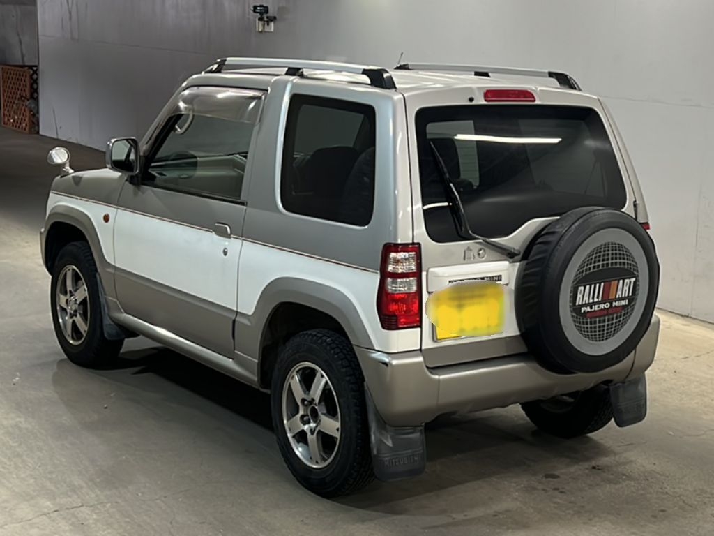 MITSUBISHI PAJERO MINI