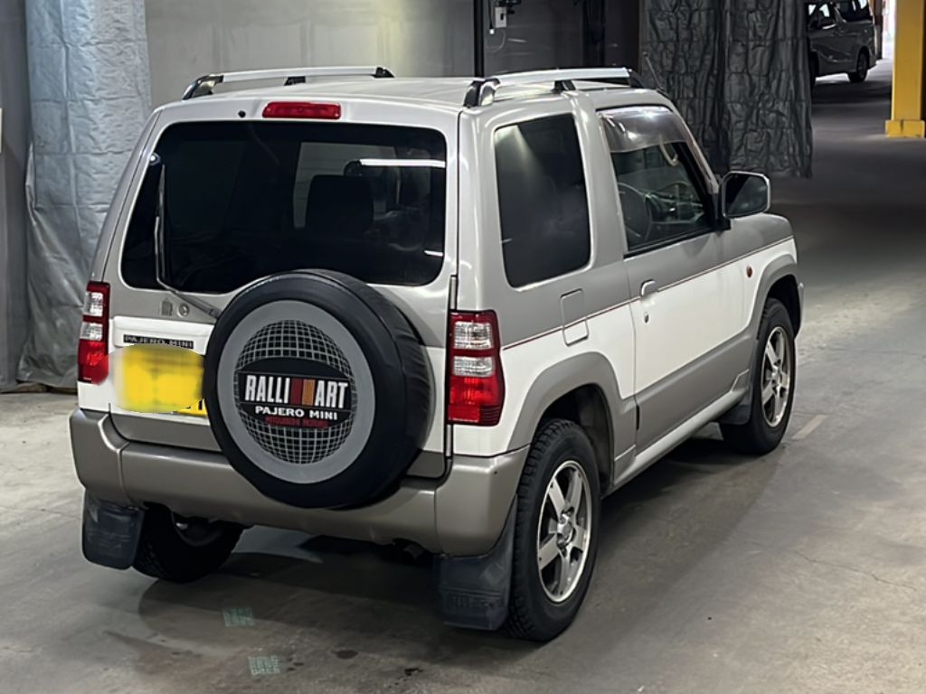 MITSUBISHI PAJERO MINI