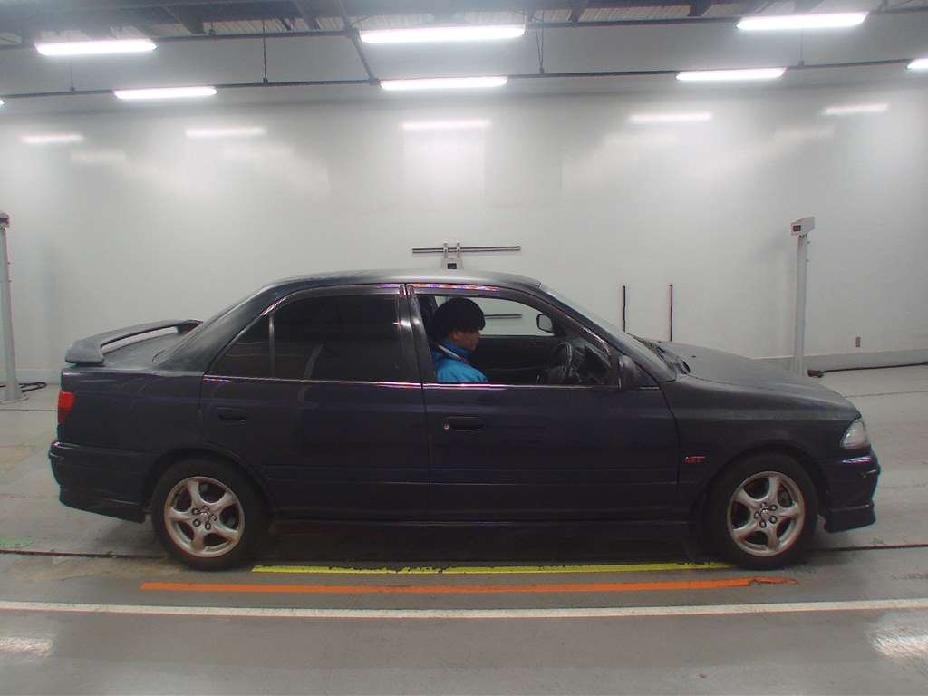 TOYOTA CARINA