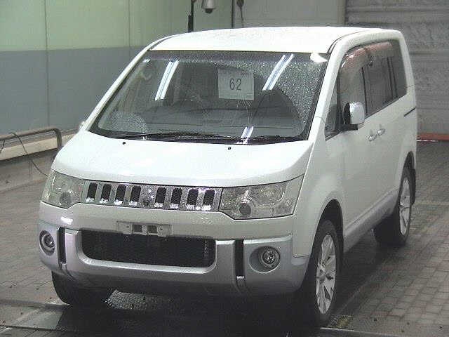 MITSUBISHI DELICA D:5