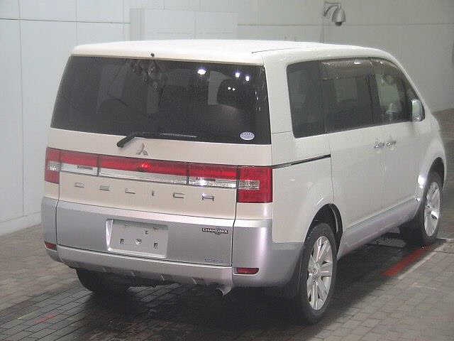 MITSUBISHI DELICA D:5