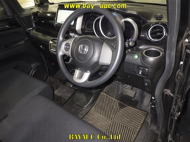 HONDA N-BOX+
