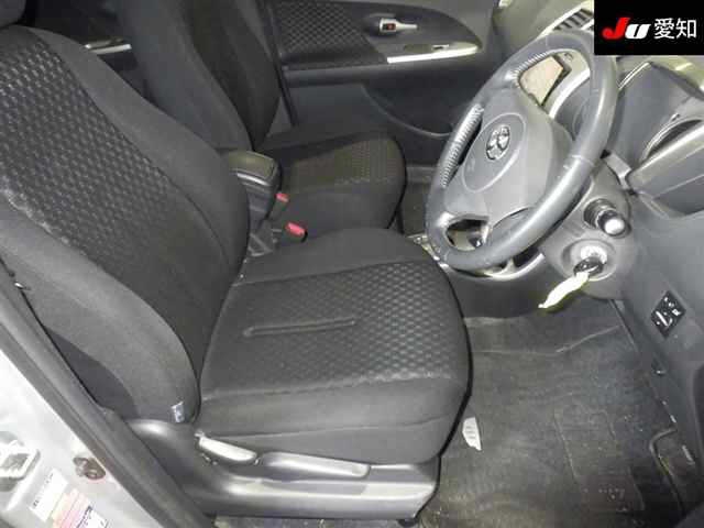 TOYOTA IST