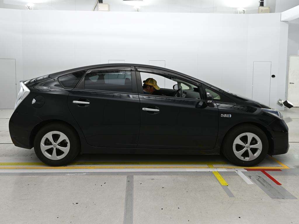 TOYOTA PRIUS PHV