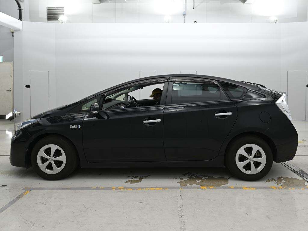 TOYOTA PRIUS PHV