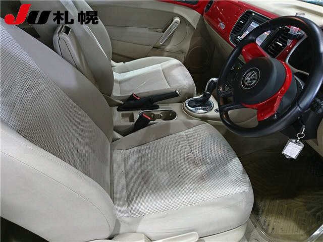 VOLKSWAGEN BEETLE