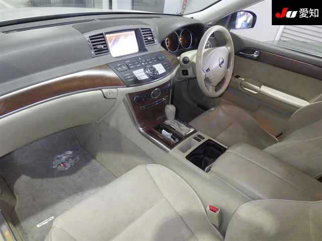 NISSAN FUGA