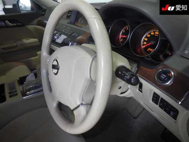 NISSAN FUGA