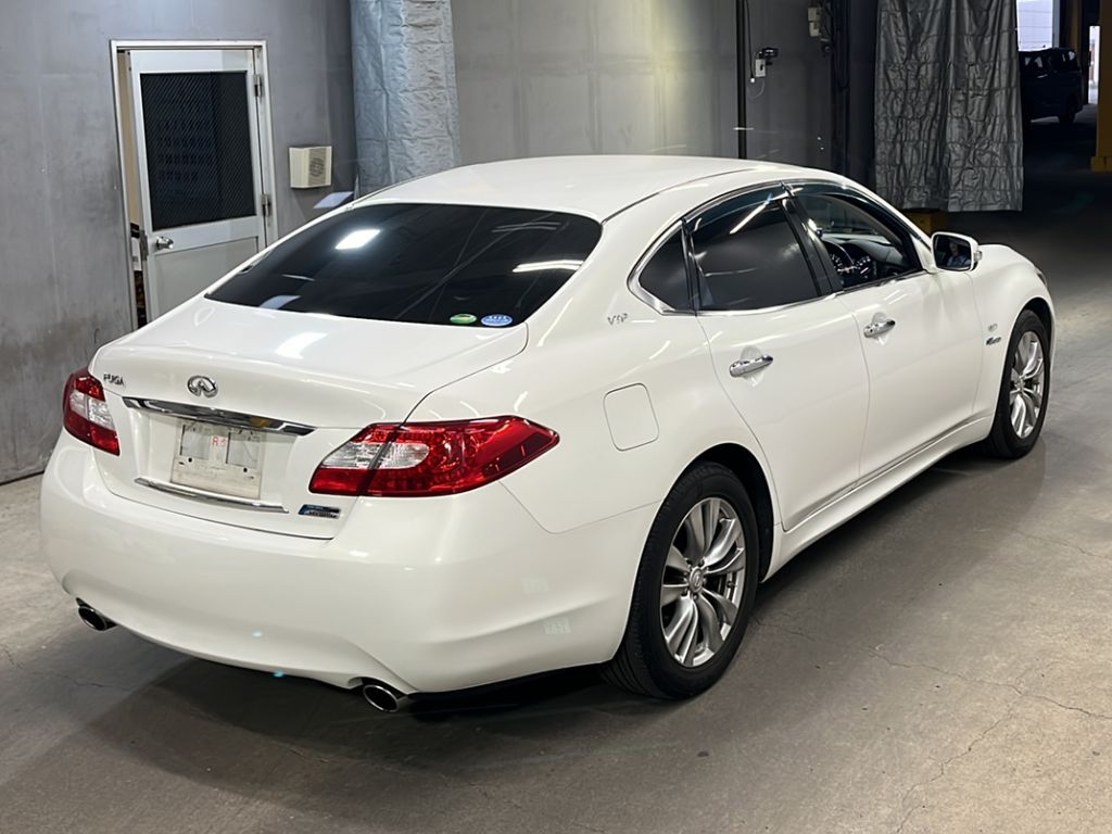 NISSAN FUGA