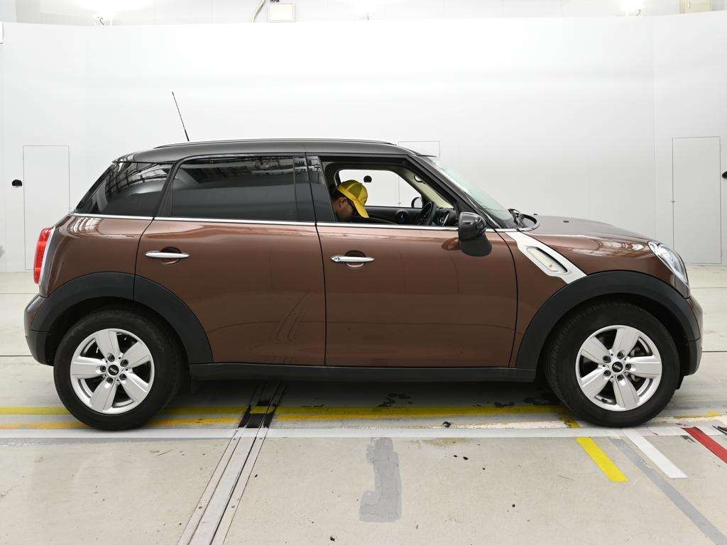 MINI CROSSOVER