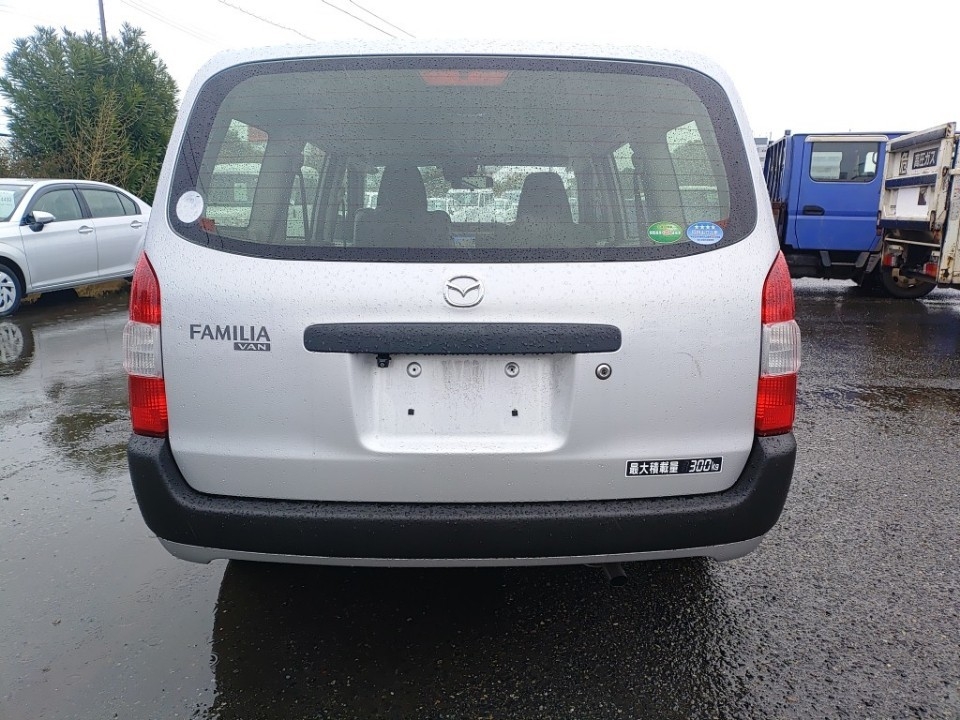 MAZDA FAMILIA