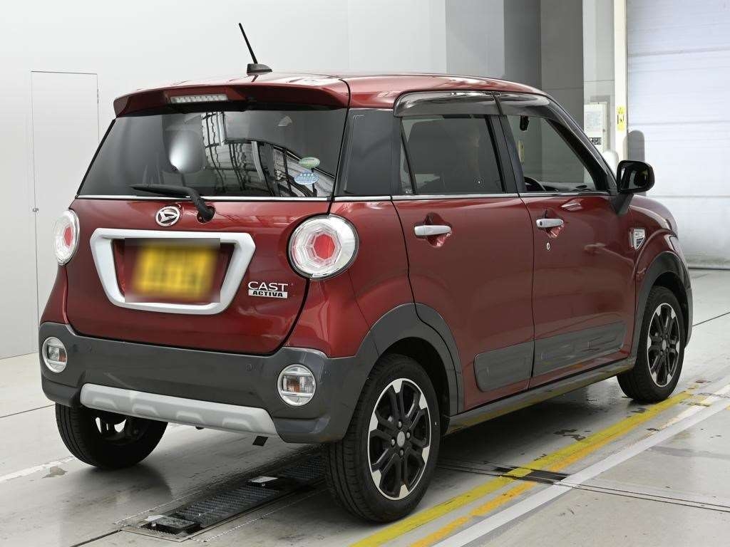 DAIHATSU CAST