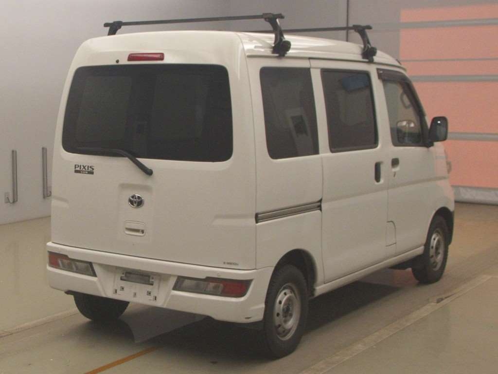 TOYOTA PIXIS VAN