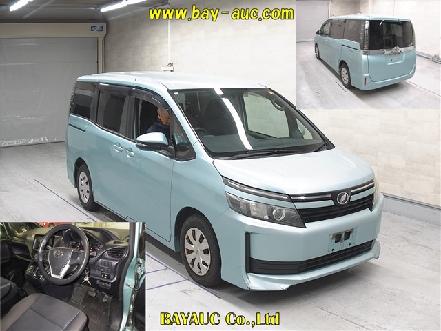 TOYOTA VOXY