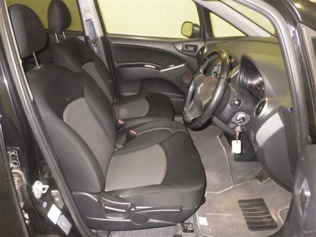 MITSUBISHI COLT PLUS