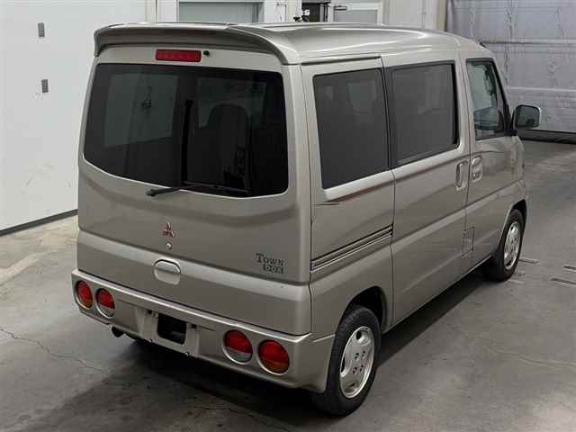 MITSUBISHI TOWN BOX